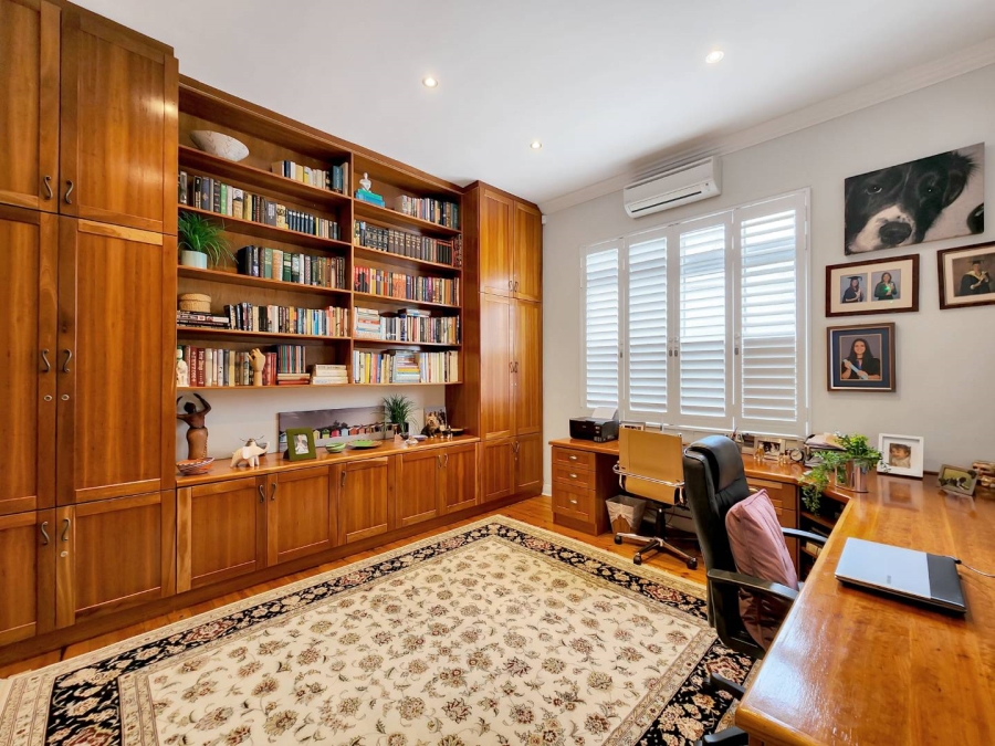 3 Bedroom Property for Sale in Bantry Bay Western Cape